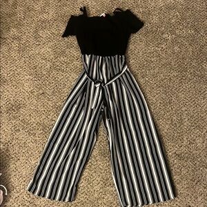 Brand: No boundaries
Size: L